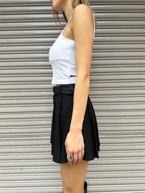 フェイクレザーベルト付プリーツスカート